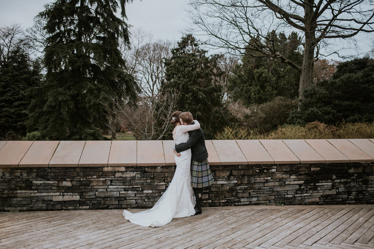 winter wedding photo location in edinburgh